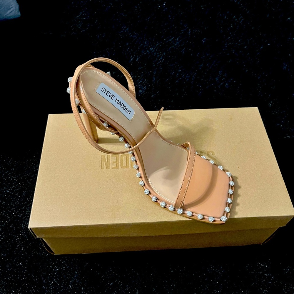 Steve Madden Sandal Labor Day Sale until Monday